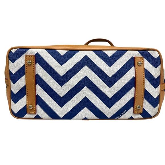 Dooney & Bourke Navy Chevron Tote w/ Pouch Canvas Leather Trim NWT Excellent - Picture 6 of 12